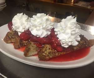 french toast with strawberries